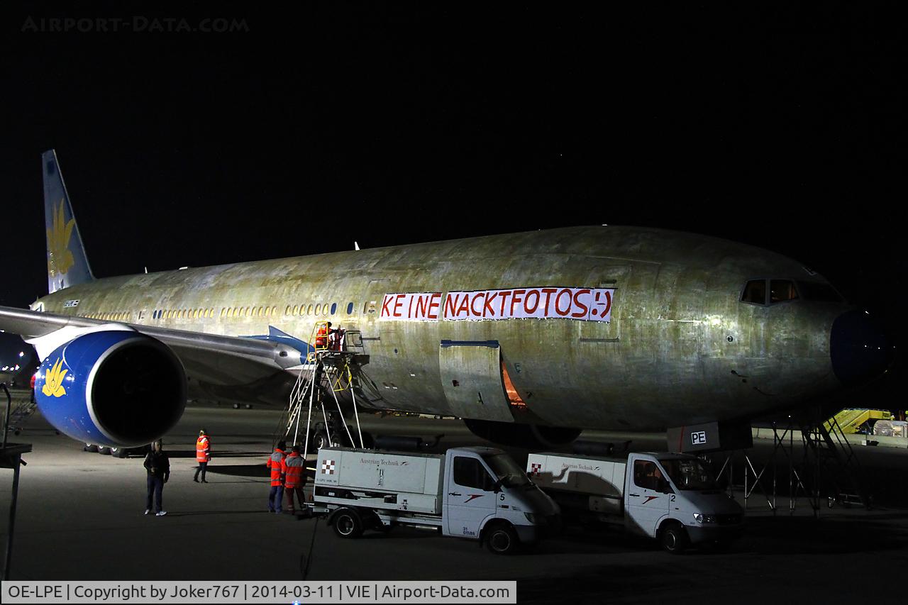 OE-LPE, 1998 Boeing 777-2Q8/ER C/N 27607, Austrian Airlines (ex Vietnam Airlines)
