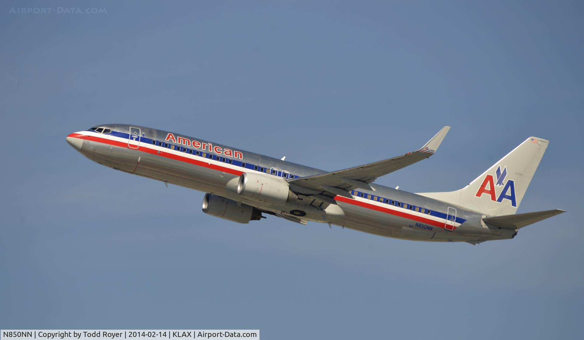 N850NN, 2010 Boeing 737-823 C/N 40580, Departing LAX on 25R