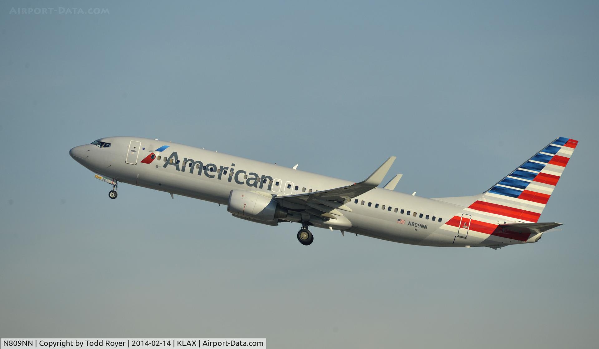 N809NN, 2009 Boeing 737-823 C/N 33519, Departing LAX on 25R