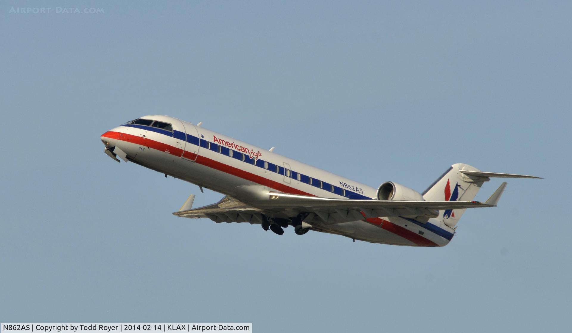 N862AS, 2001 Bombardier CRJ-200ER (CL-600-2B19) C/N 7476, Departing LAX on 25R