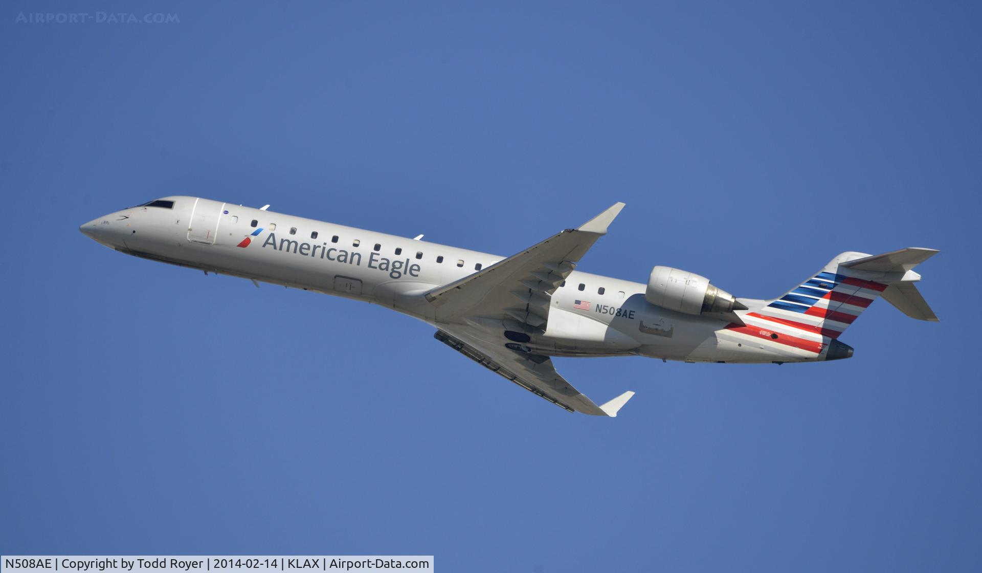 N508AE, 2002 Bombardier CRJ-701ER (CL-600-2C10) Regional Jet C/N 10072, Departing LAX on 25R