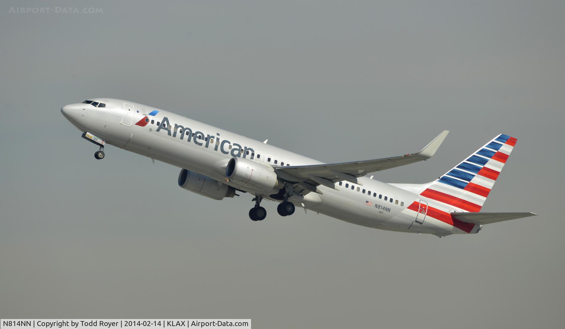 N814NN, 2009 Boeing 737-823 C/N 29562, Departing LAX on 25R