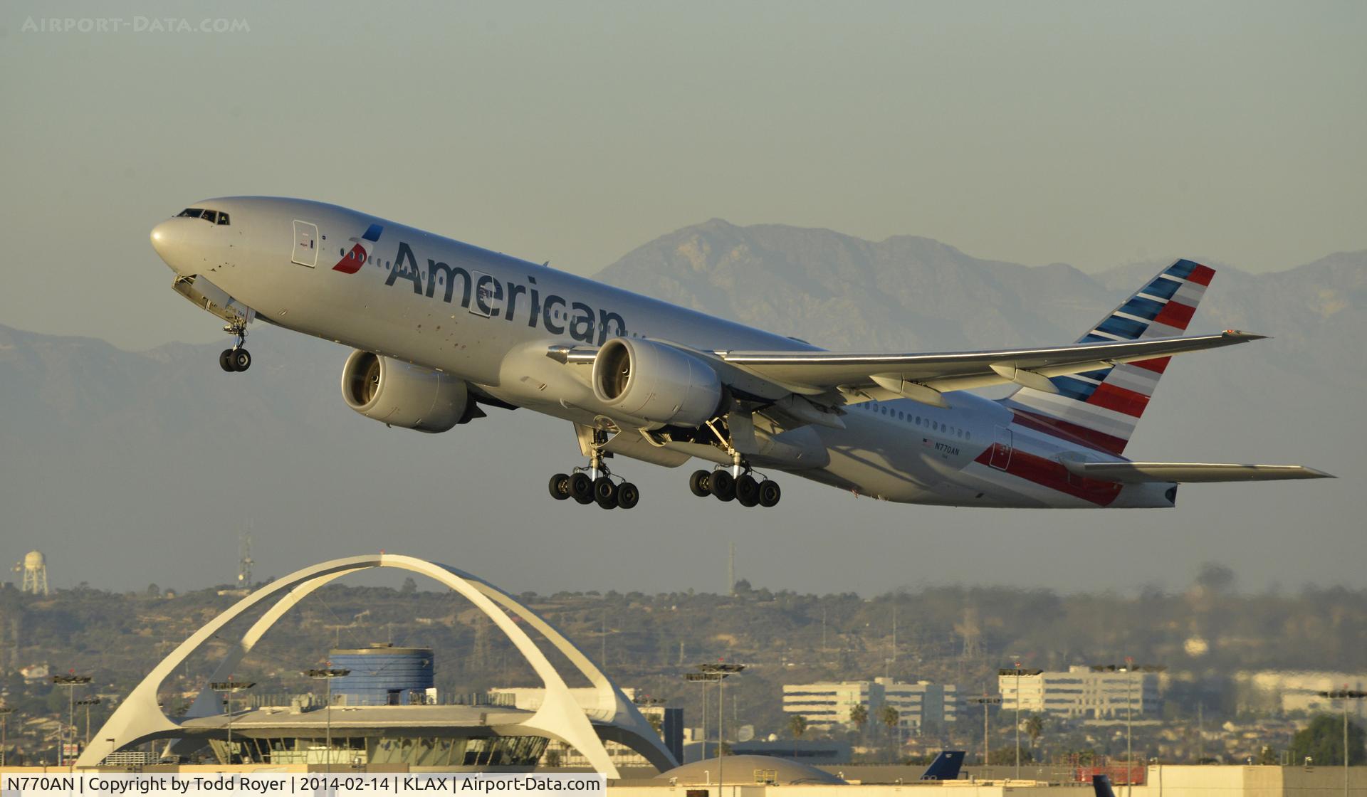 N770AN, 1999 Boeing 777-223 C/N 29578, Departing LAX on 25R