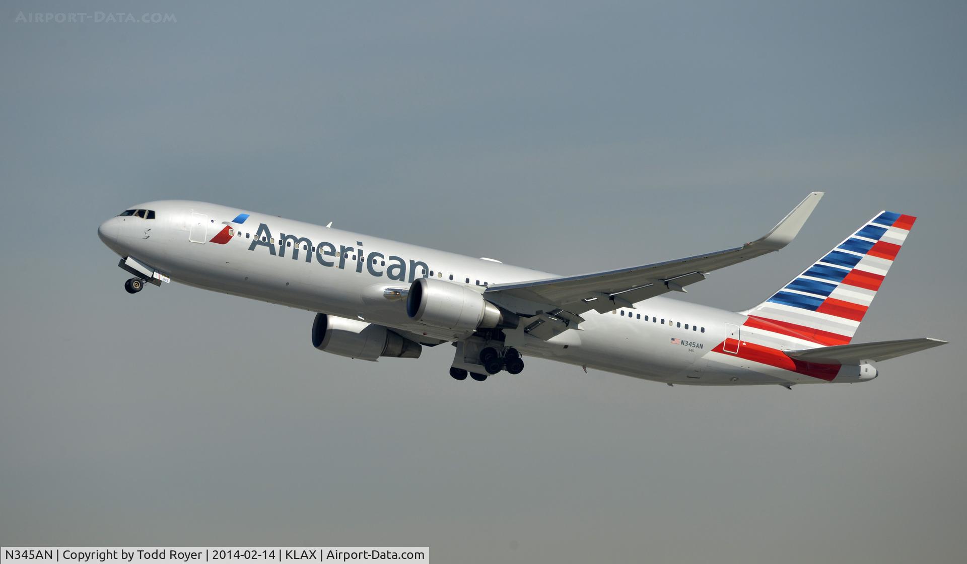 N345AN, 2003 Boeing 767-323(ER) C/N 33084, Departing LAX on 25R