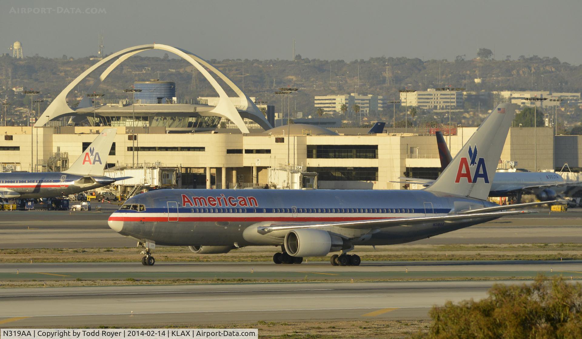 N319AA, 1985 Boeing 767-223 C/N 22320, Taxiing to gate at LAX