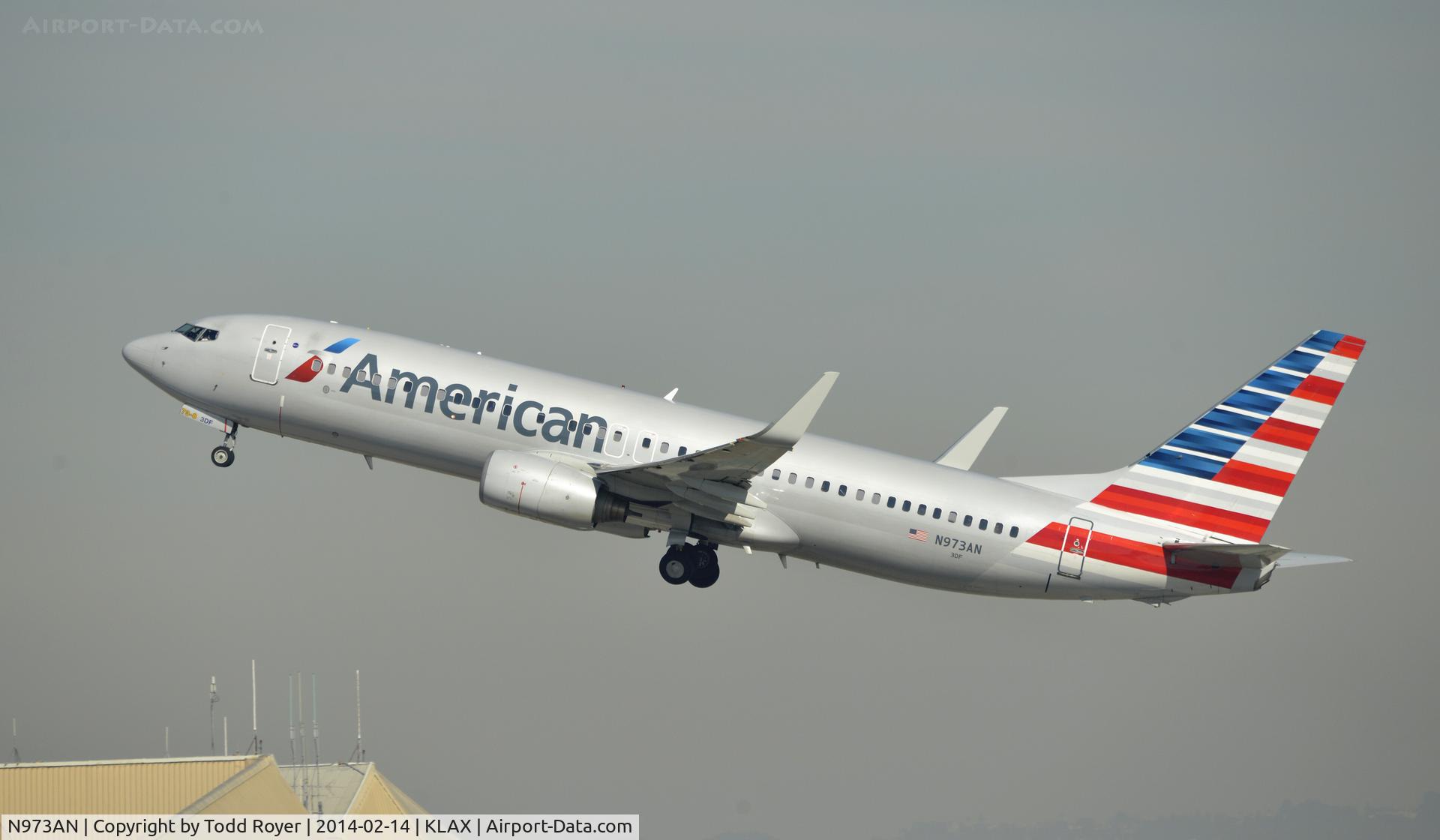 N973AN, 2001 Boeing 737-823 C/N 29548, Departing LAX on 25R