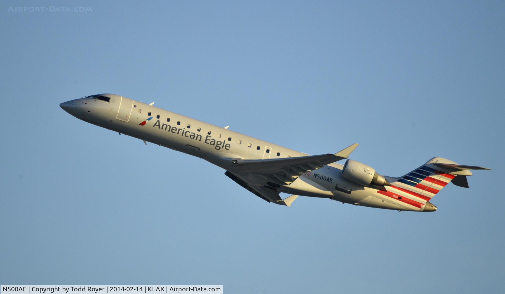 N500AE, 2001 Bombardier CRJ-701 (CL-600-2C10) Regional Jet C/N 10025, Departing LAX on 25R