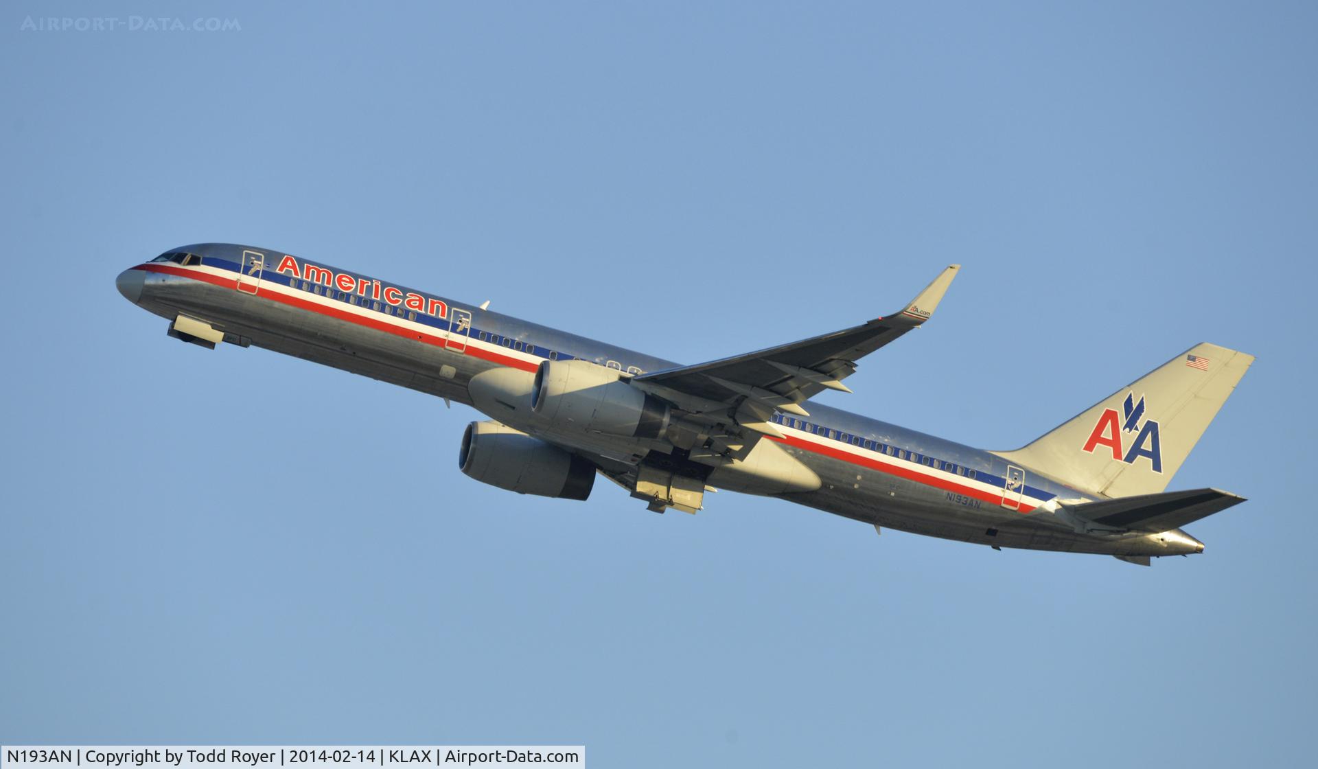 N193AN, 2001 Boeing 757-223 C/N 32387, Departing LAX on 25R