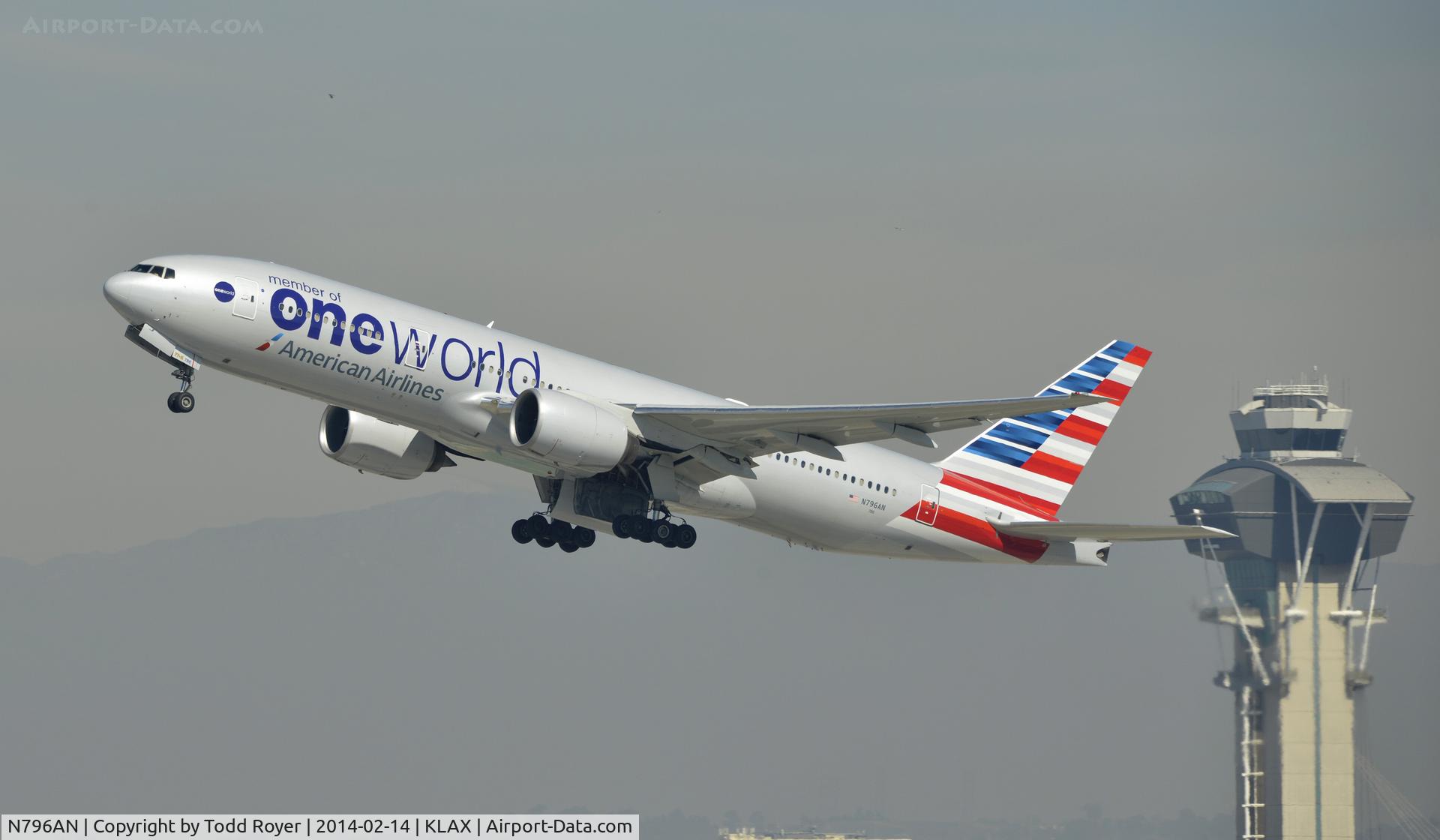 N796AN, 2000 Boeing 777-223 C/N 30796, Departing LAX on 25R