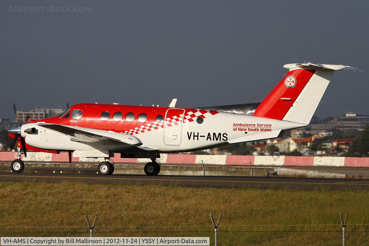 VH-AMS, 2003 Raytheon B200 King Air C/N BB-1814, taxiing to 16L
