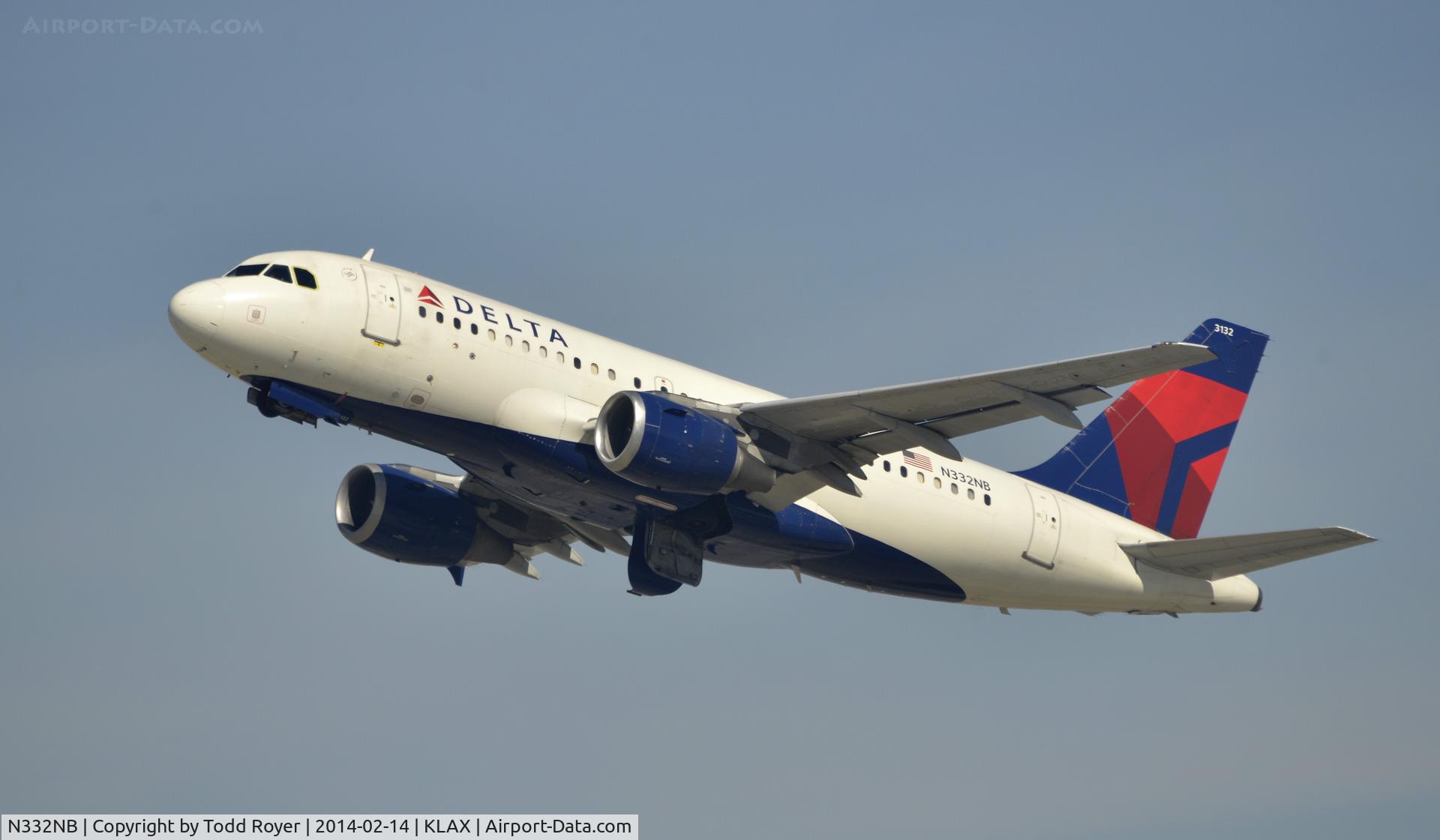 N332NB, 2001 Airbus A319-114 C/N 1570, Departing LAX on 25R
