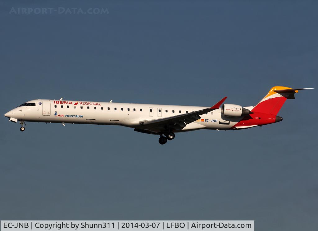 EC-JNB, 2005 Bombardier CRJ-900 (CL-600-2D24) C/N 15057, Landing rwy 32L in new c/s
