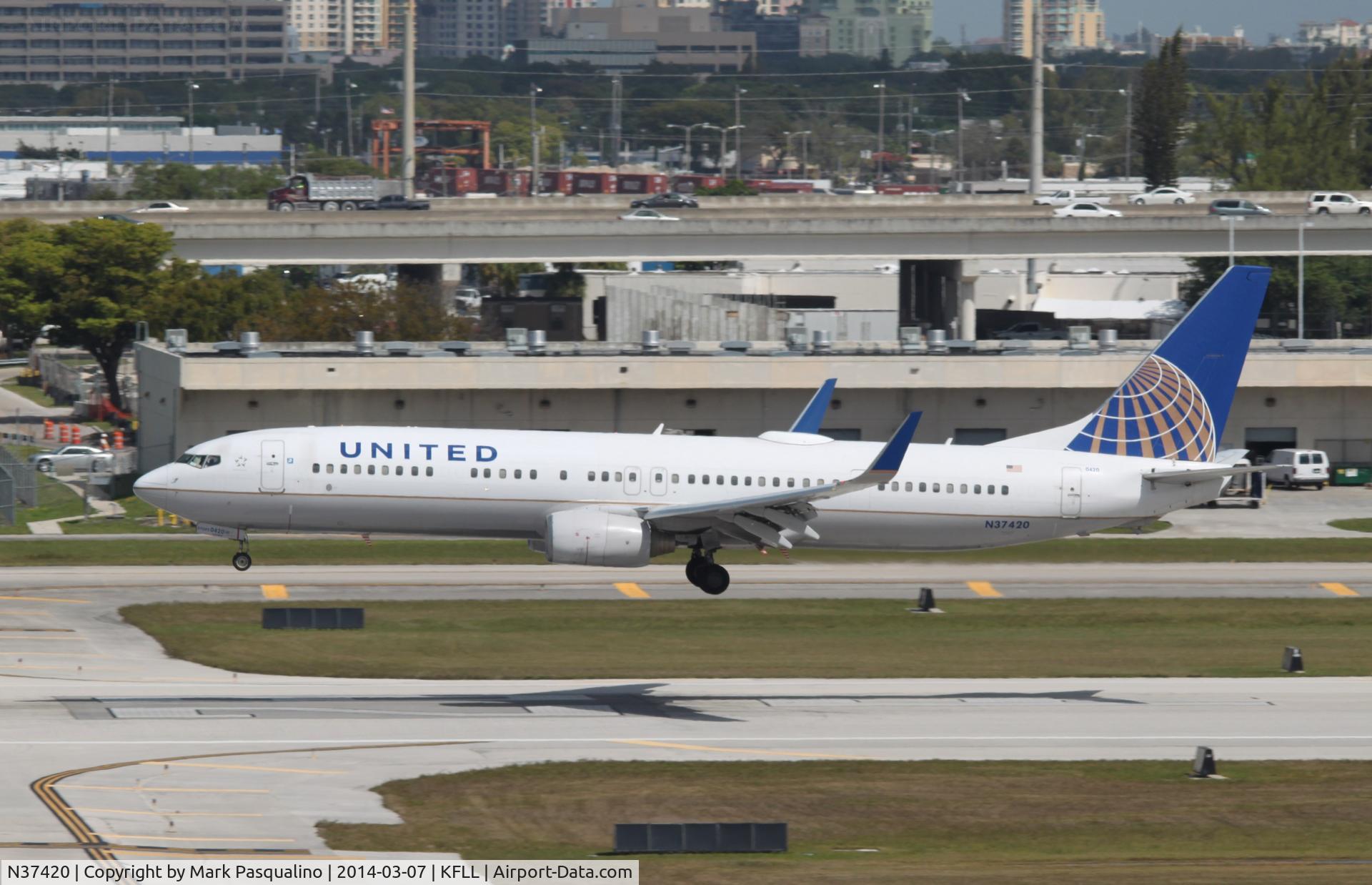 N37420, 2008 Boeing 737-924/ER C/N 33457, Boeing 737-900ER