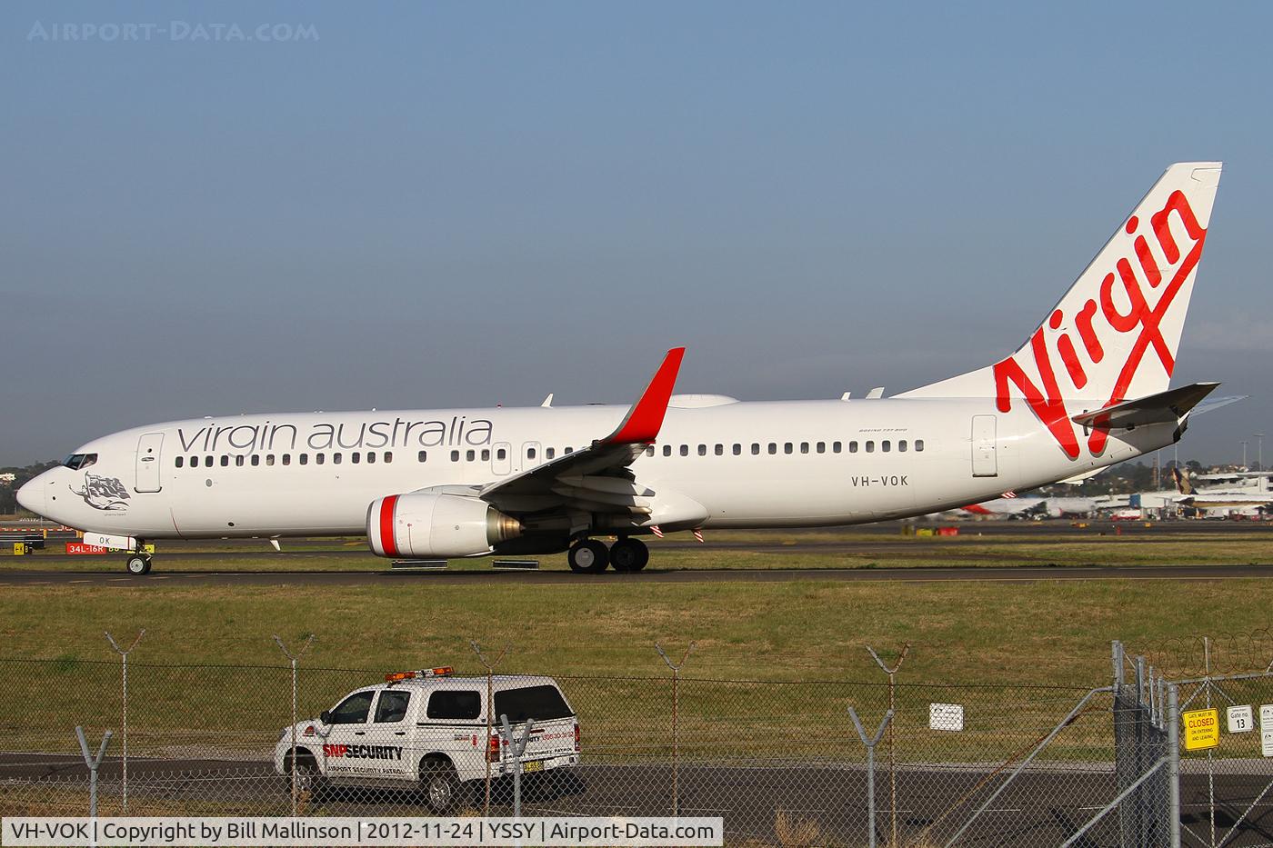 VH-VOK, 2003 Boeing 737-8FE C/N 33758, taxiing to 34R