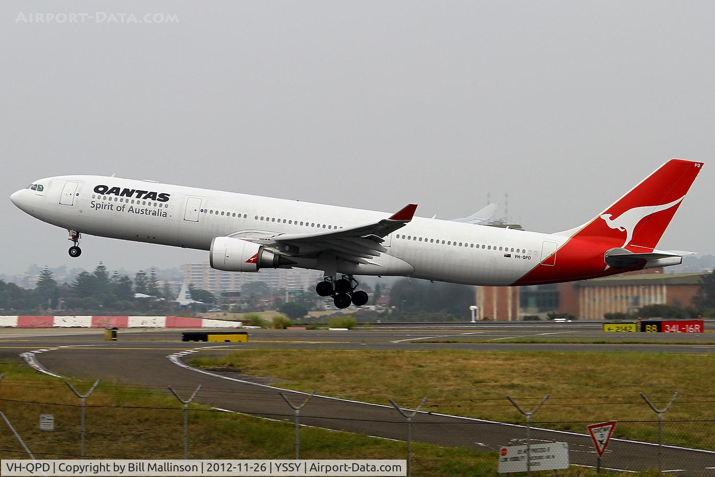 VH-QPD, 2004 Airbus A330-303 C/N 0574, away from 16R