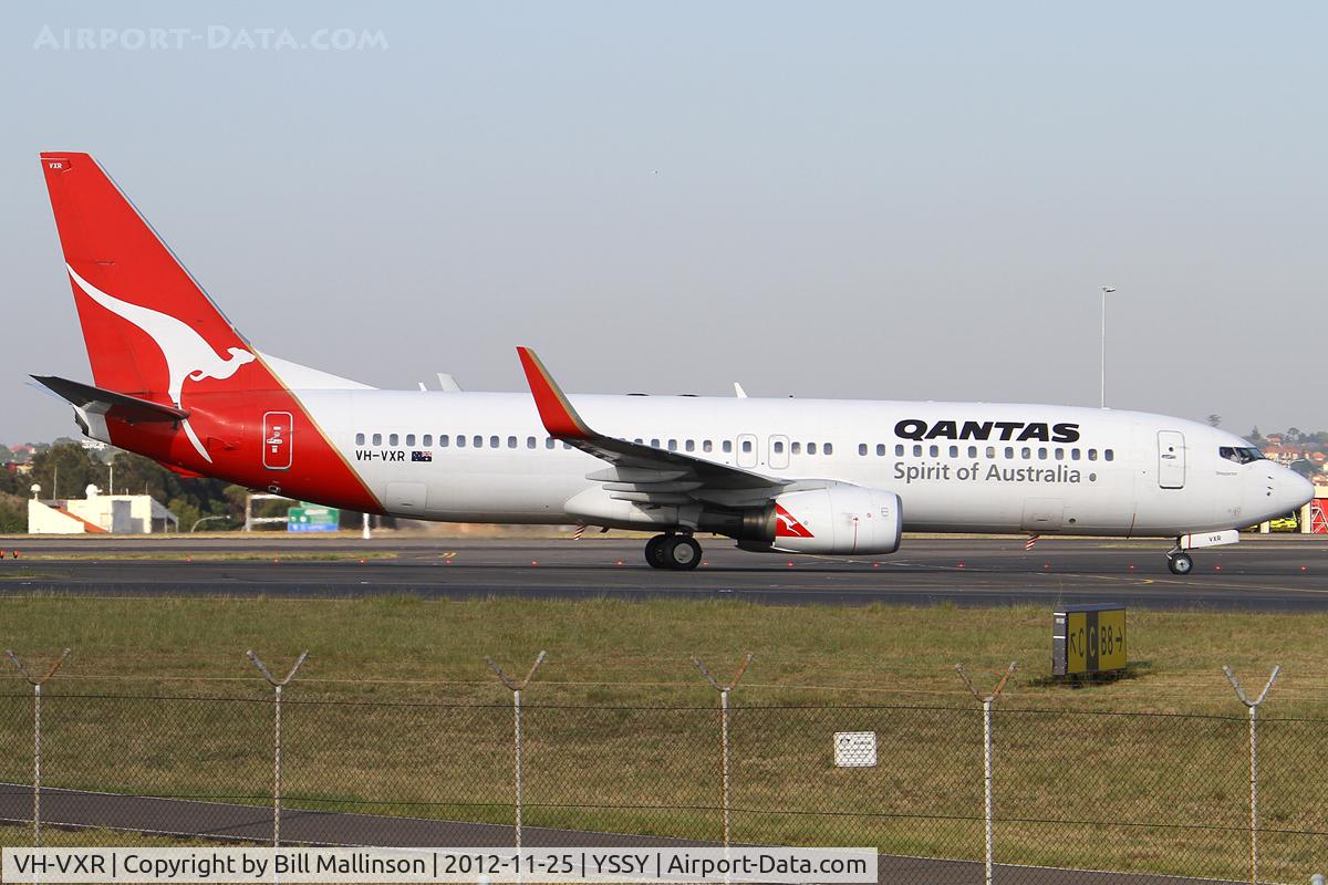 VH-VXR, 2003 Boeing 737-838 C/N 33724, taxiing from 34R