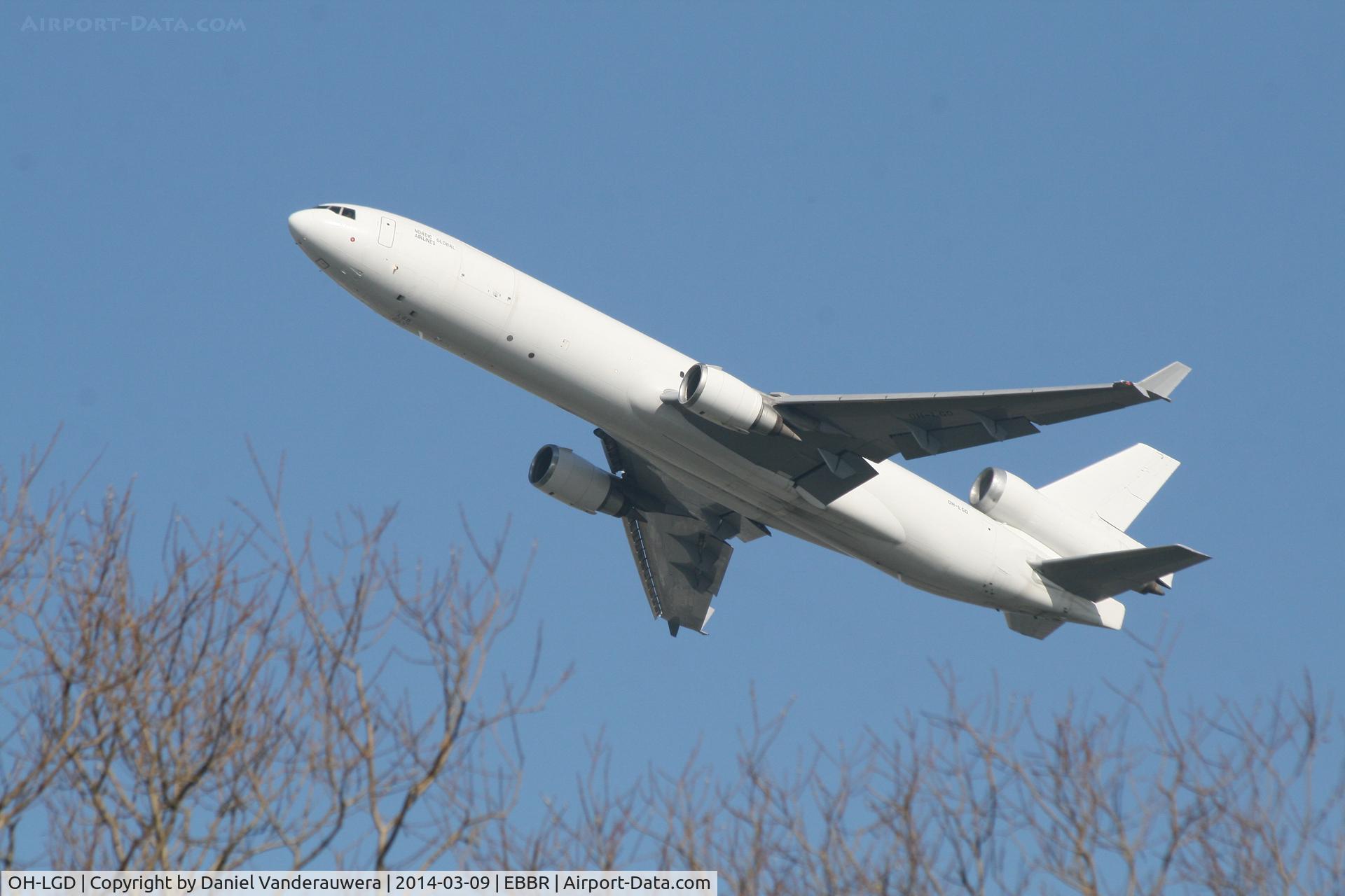 OH-LGD, 1994 McDonnell Douglas MD-11F C/N 48513, Climbing from RWY 25R