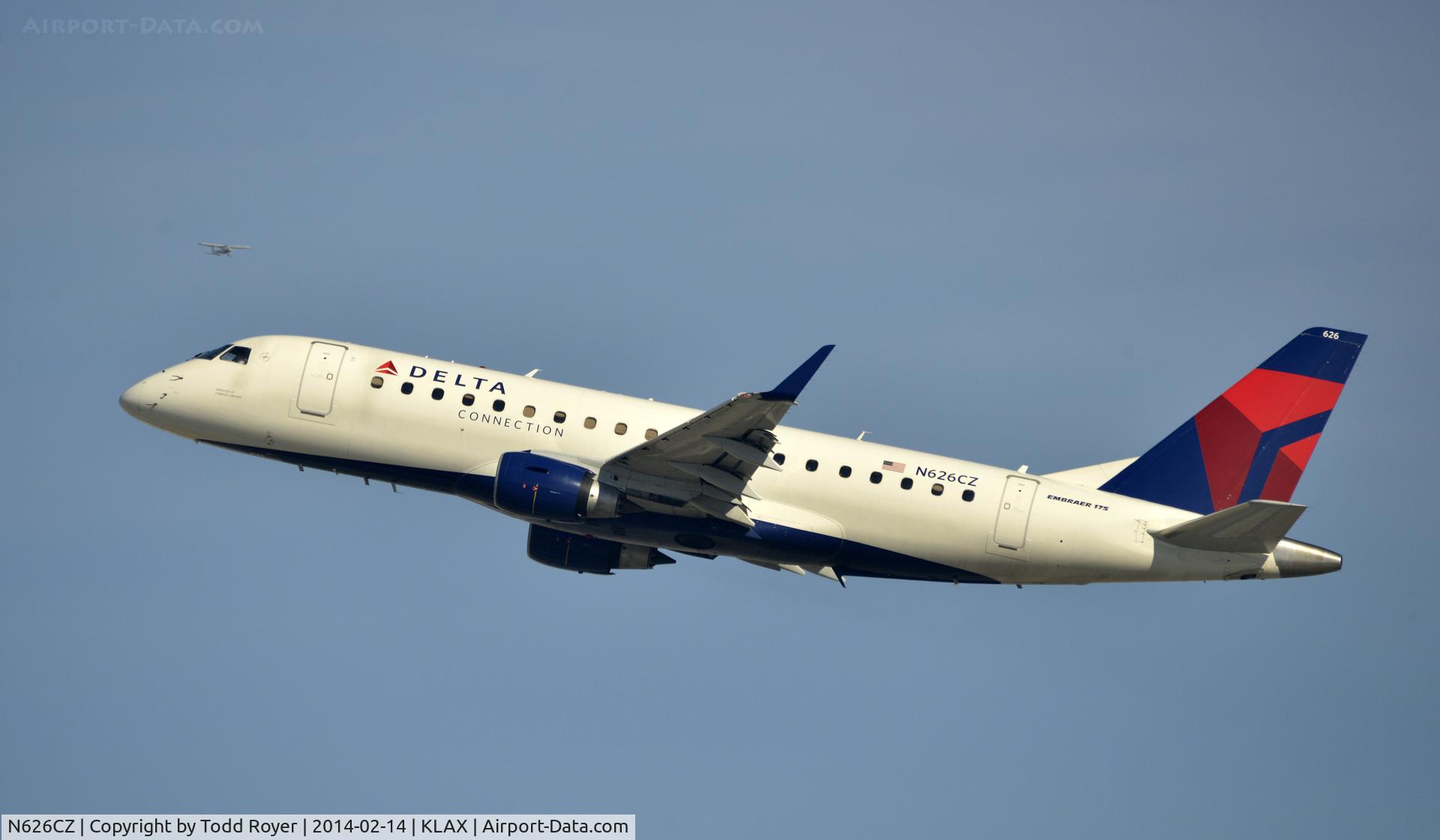 N626CZ, 2008 Embraer 175LR (ERJ-170-200LR) C/N 17000226, Departing LAX