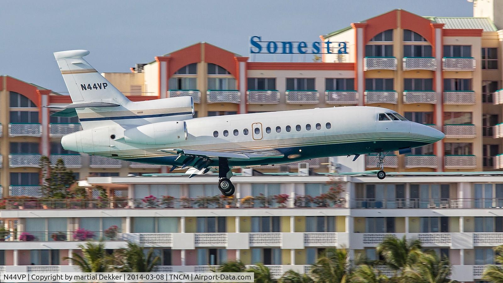 N44VP, 2002 Dassault Falcon 900EX C/N 115, landing to sxm
