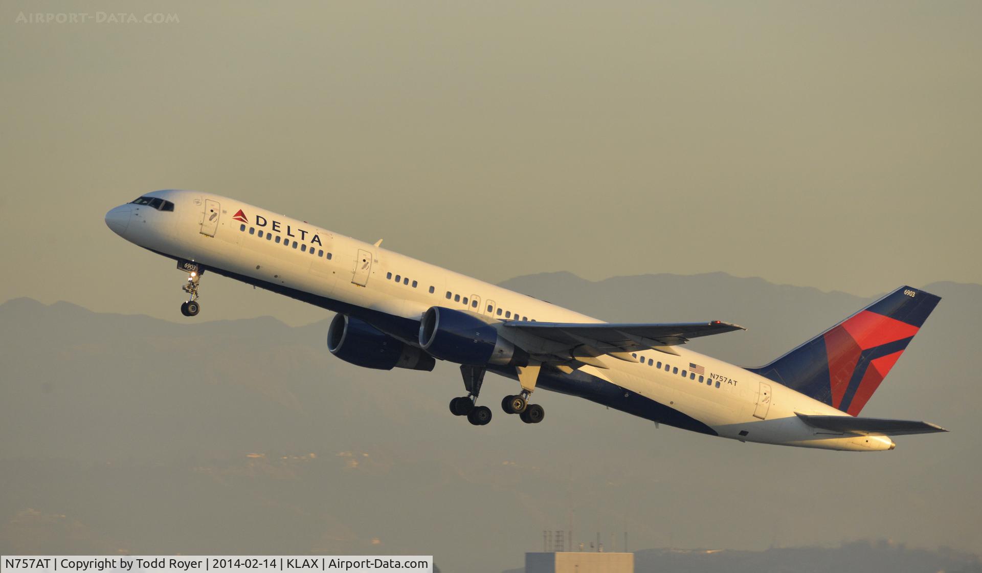 N757AT, 1984 Boeing 757-212 C/N 23127, Departing LAX on 25R