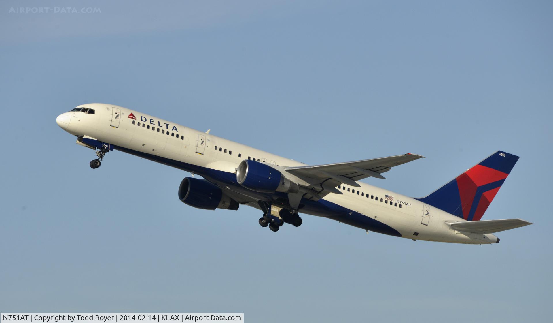 N751AT, 1984 Boeing 757-212 C/N 23125, Departing LAX on 25R