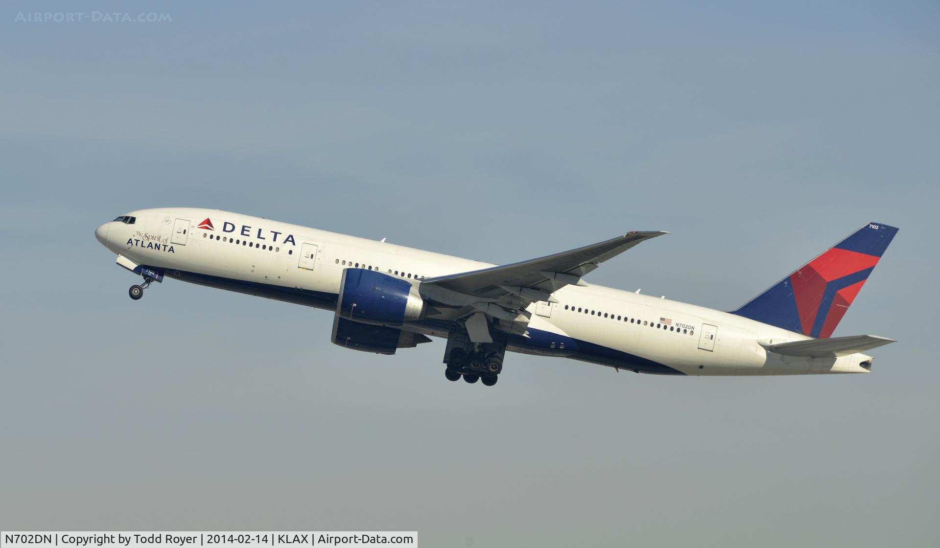N702DN, 2008 Boeing 777-232/LR C/N 29741, Departing LAX on 25R