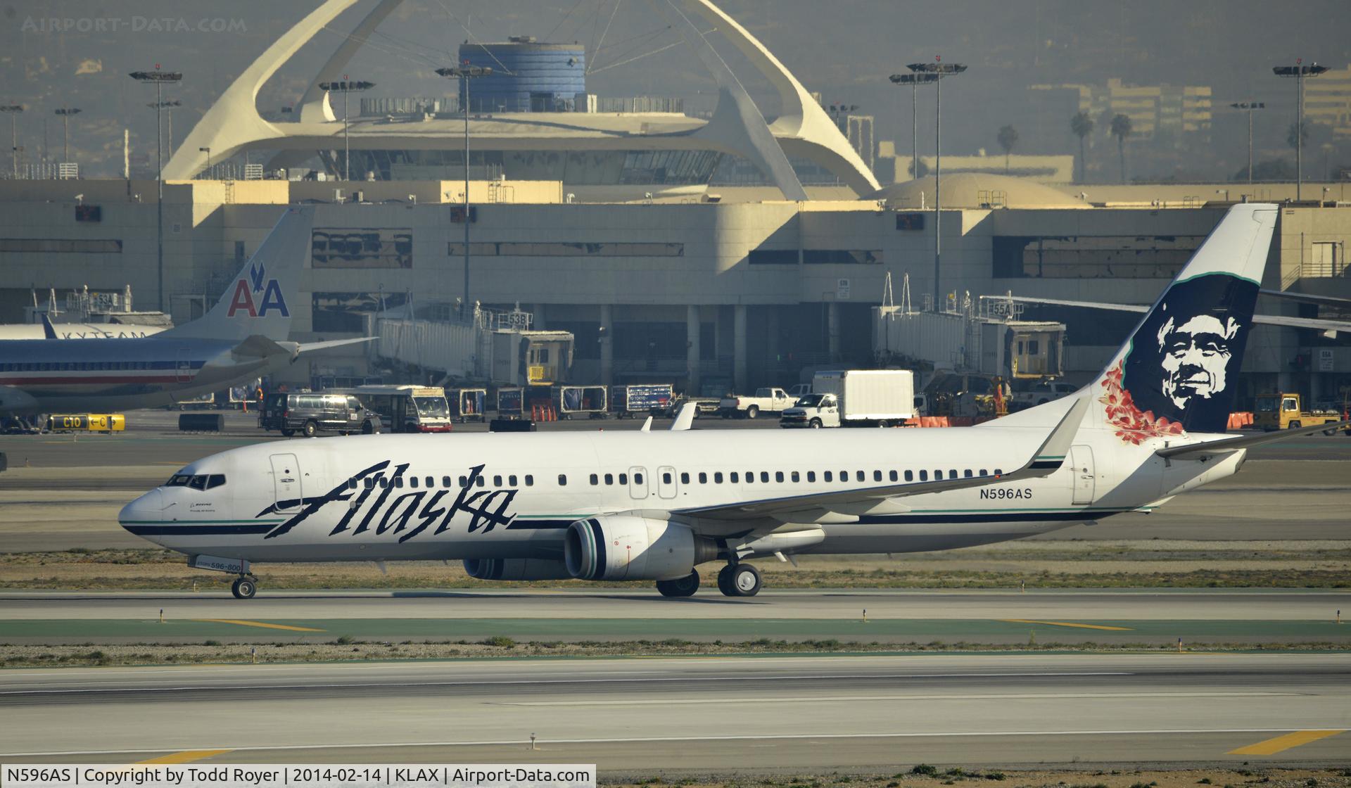 N596AS, 2008 Boeing 737-890 C/N 35688, Taxiing to gate at LAX