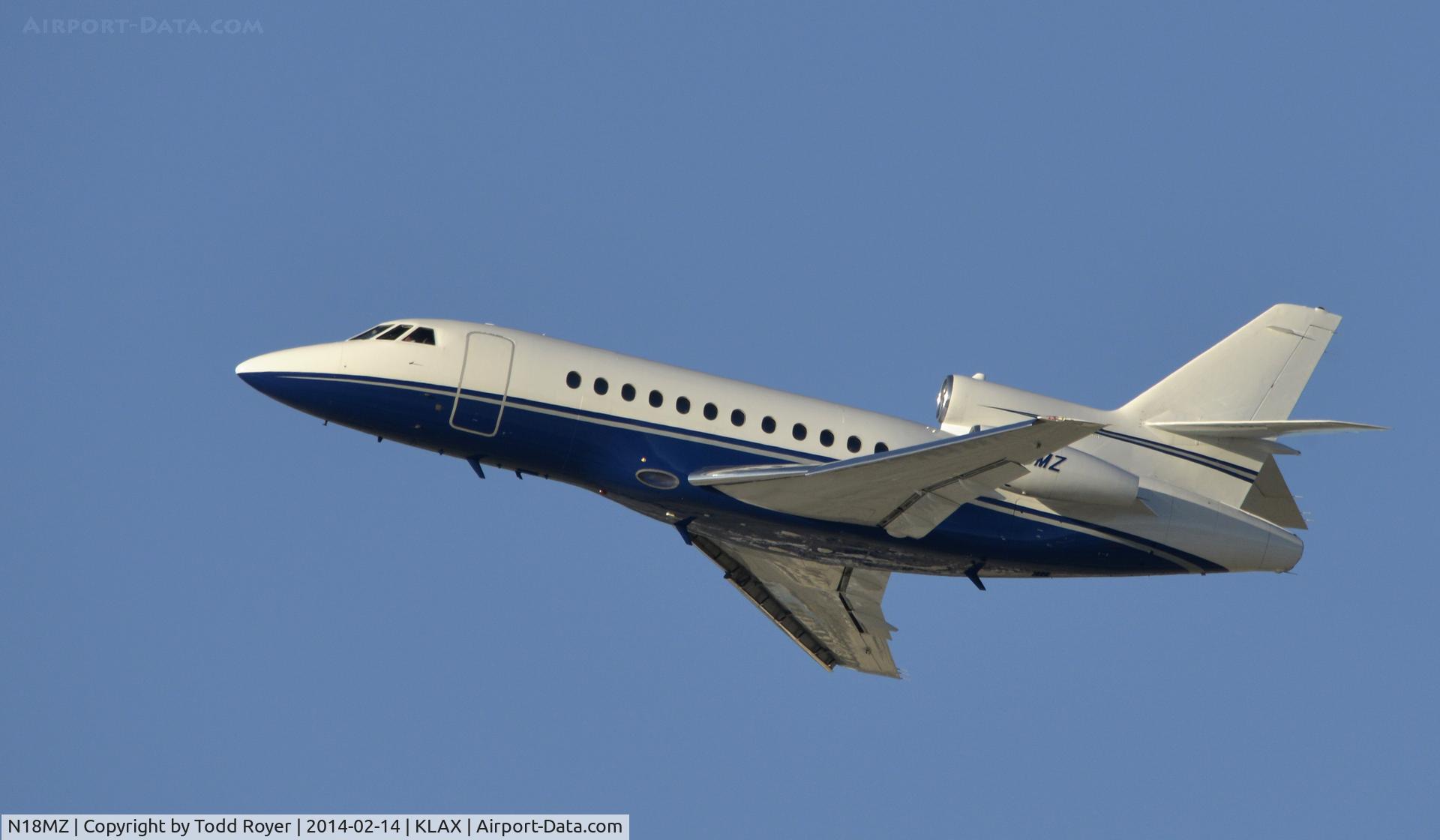 N18MZ, 1987 Dassault Falcon 900 C/N 32, Departing LAX