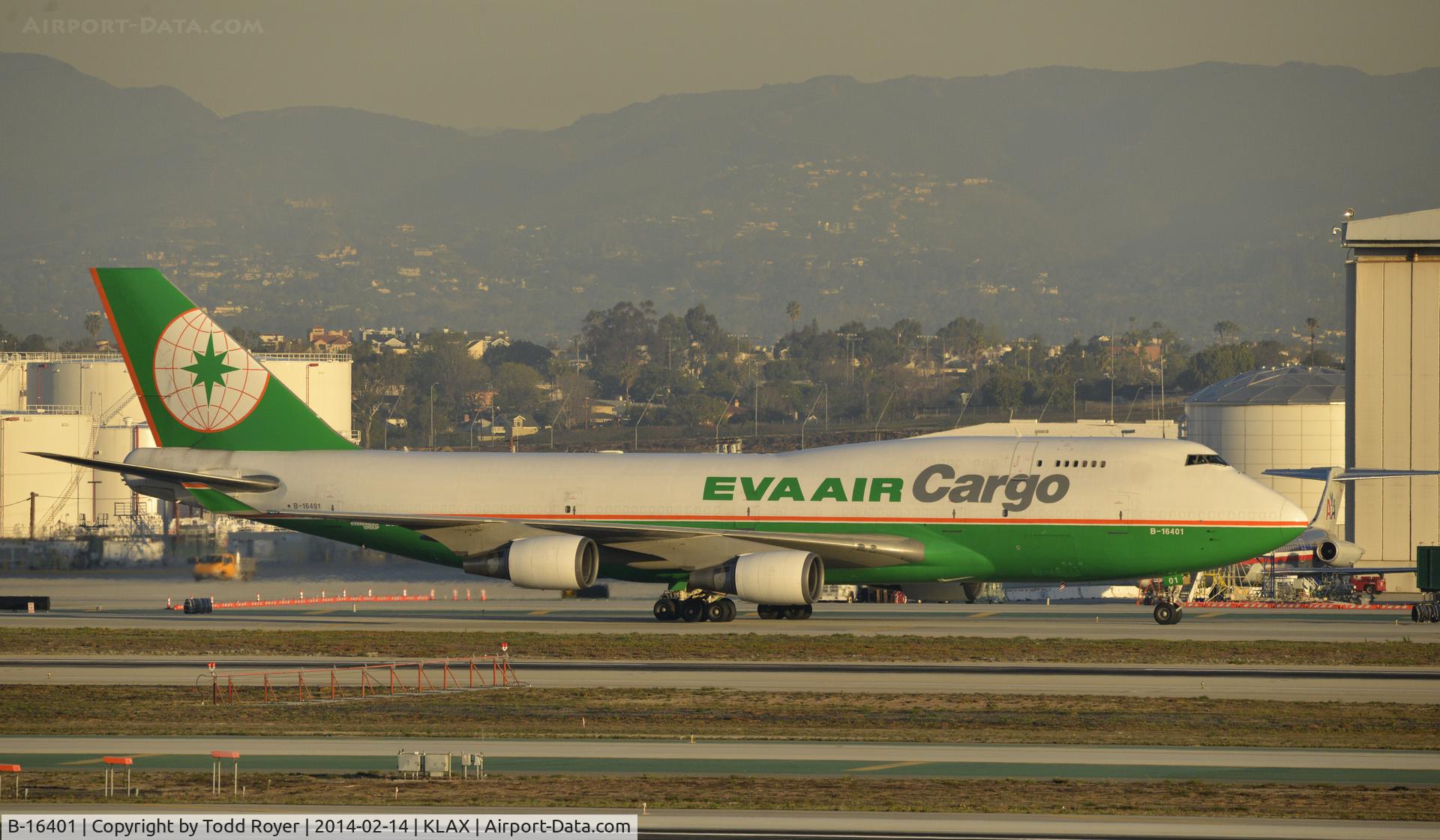 B-16401, 1992 Boeing 747-45EBD(SF) C/N 27062, Taxiing to parking at LAX