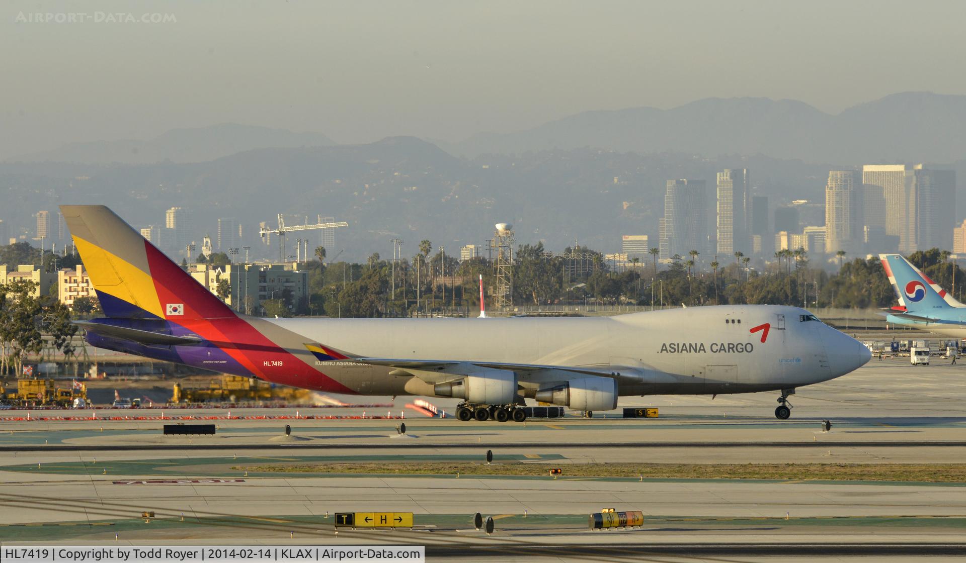 HL7419, 1994 Boeing 747-48EF (SCD) C/N 25781, Taxiing to parking at LAX