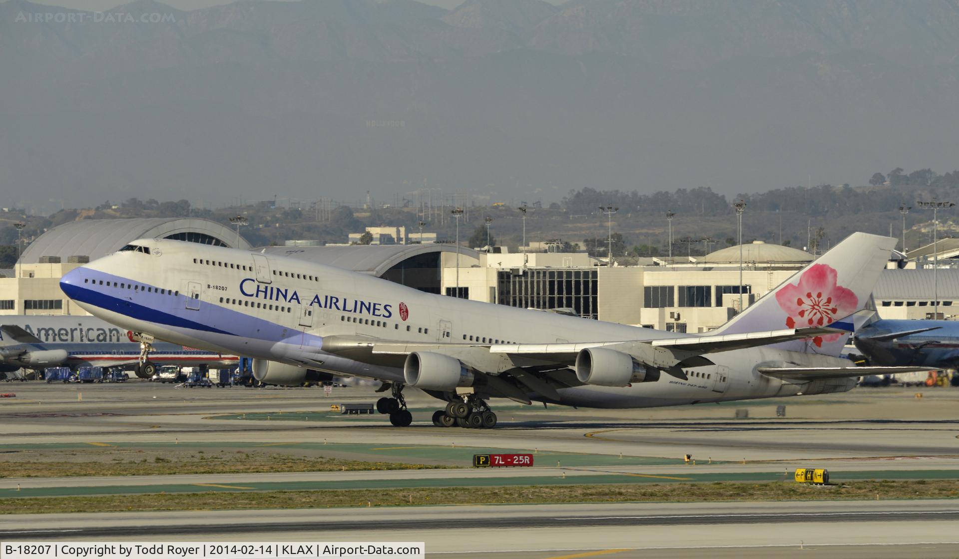 B-18207, Boeing 747-409 C/N 29219, Departing LAX on 25R