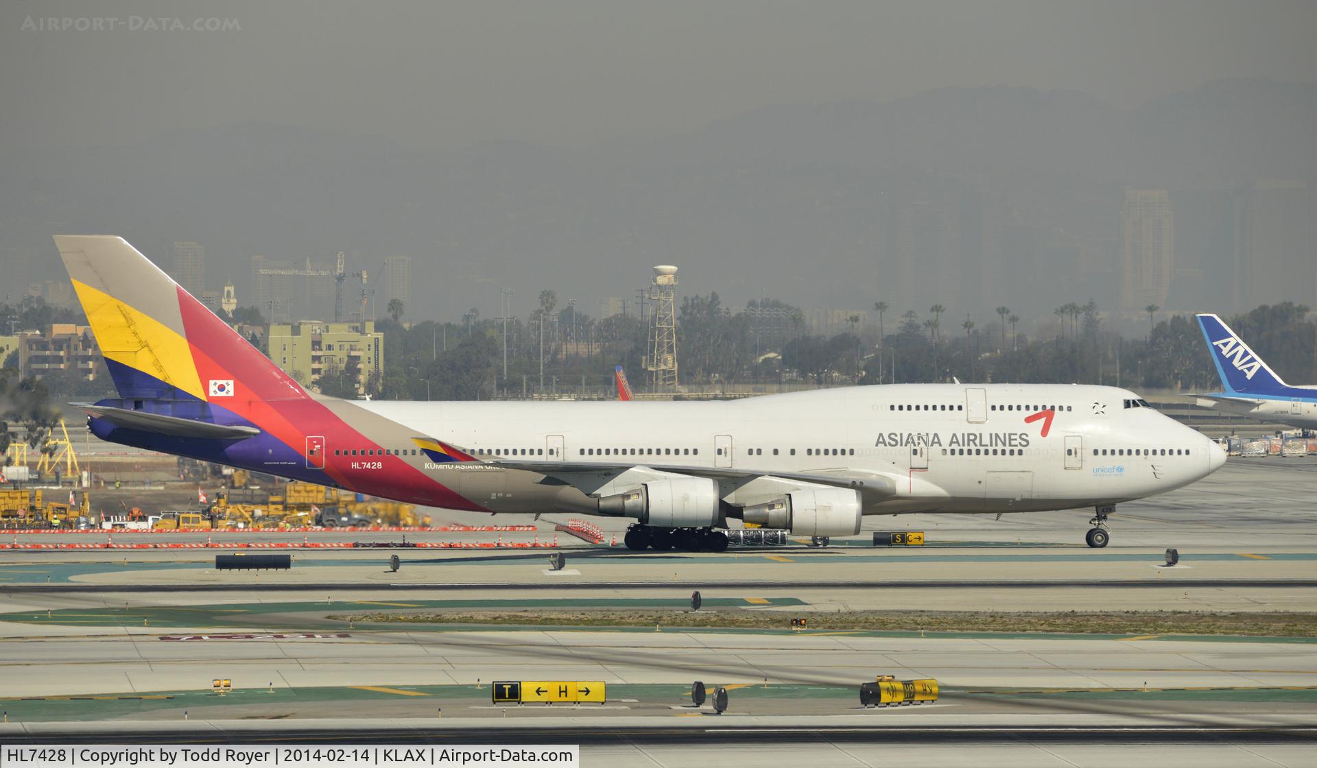 HL7428, 1998 Boeing 747-48E C/N 28552, Taxiing to gate at LAX