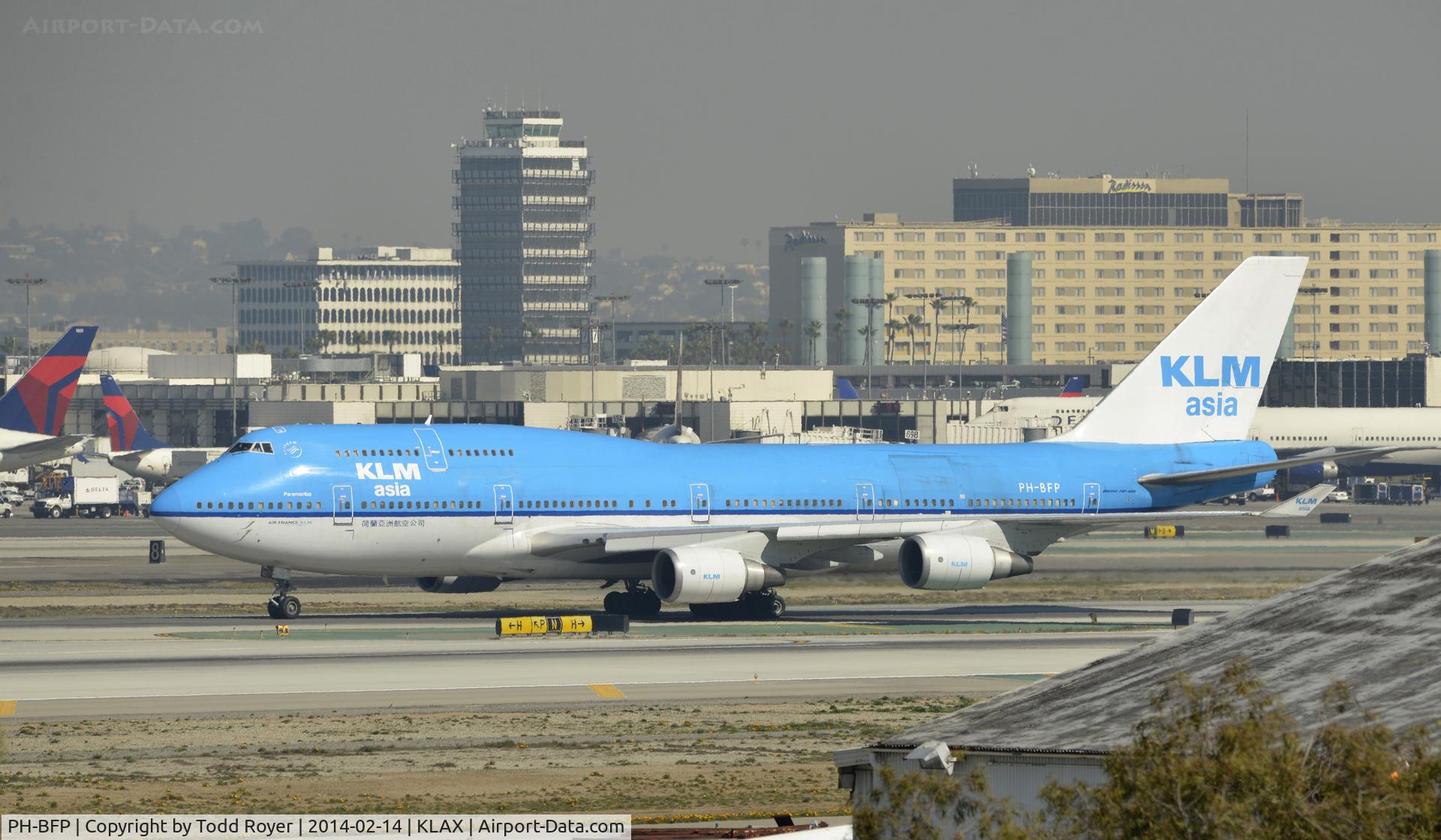 PH-BFP, 1993 Boeing 747-406BC C/N 26374, Taxiing to gate at LAX