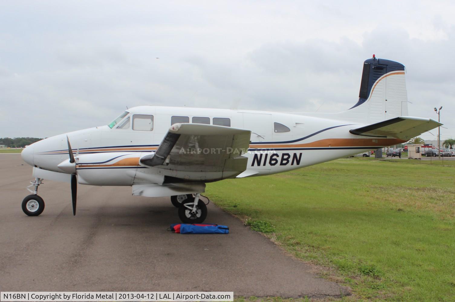 N16BN, 1962 Beech U-8F Seminole C/N LF-61, Beech U-8F in civilian colors