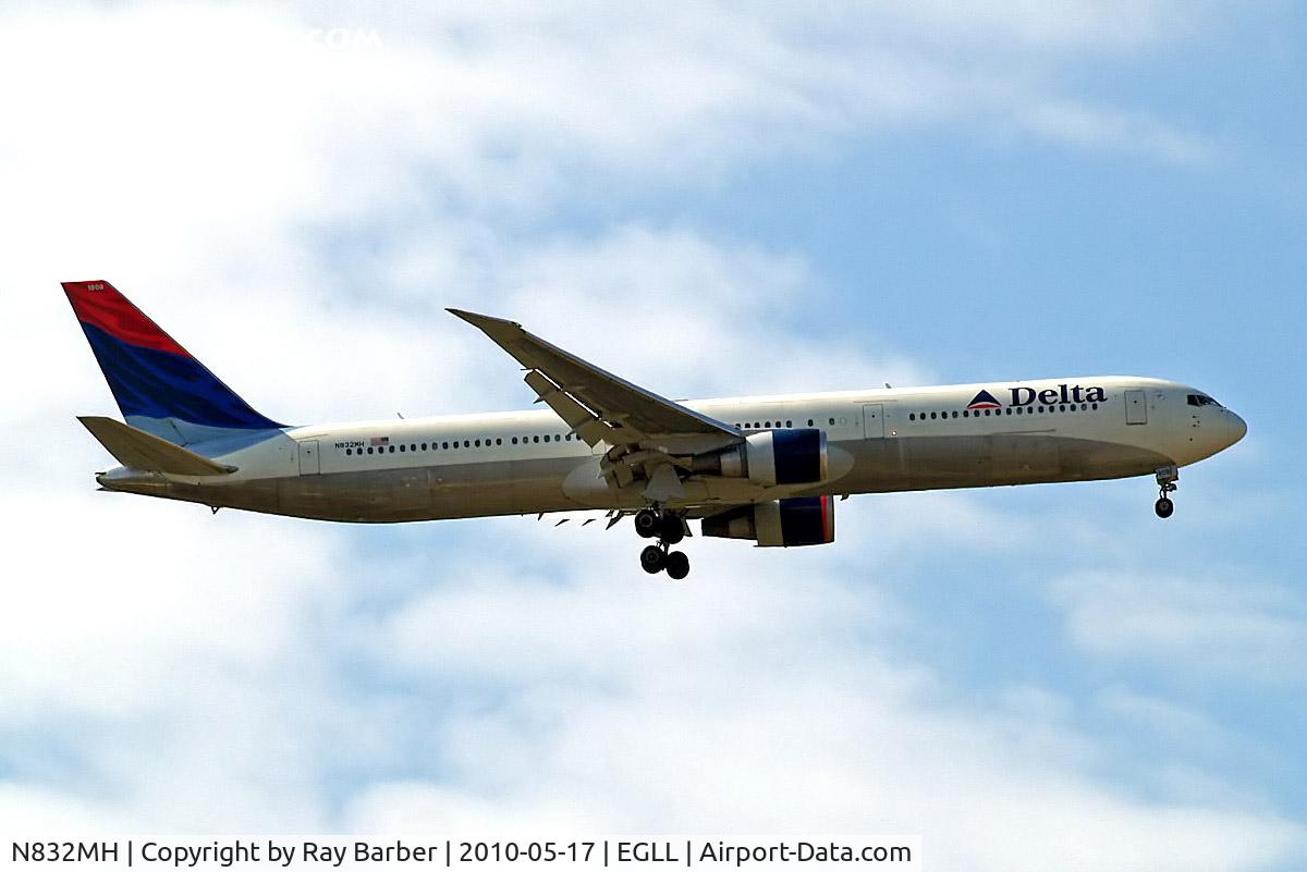 N832MH, 2000 Boeing 767-432/ER C/N 29704, Boeing 767-432ER [29704] (Delta Air Lines) Home~G 17/05/2010 On approach 27L.