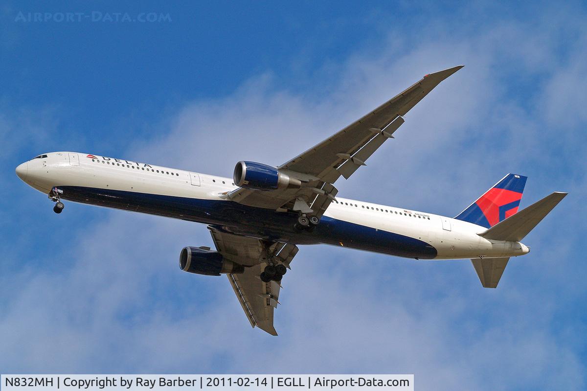 N832MH, 2000 Boeing 767-432/ER C/N 29704, Boeing 767-432ER [29704] (Delta Air Lines) Home~G 14/02/2011. On approach 27R.