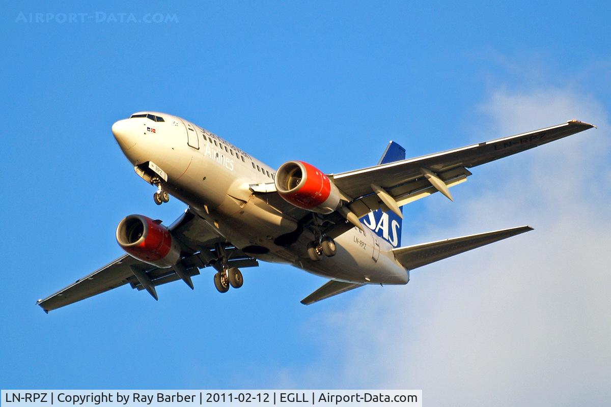 LN-RPZ, 1998 Boeing 737-683 C/N 28293, Boeing 737-683 [28293] (SAS Scandinavian Airlines) Home~G 12/02/2011. On approach 27R.