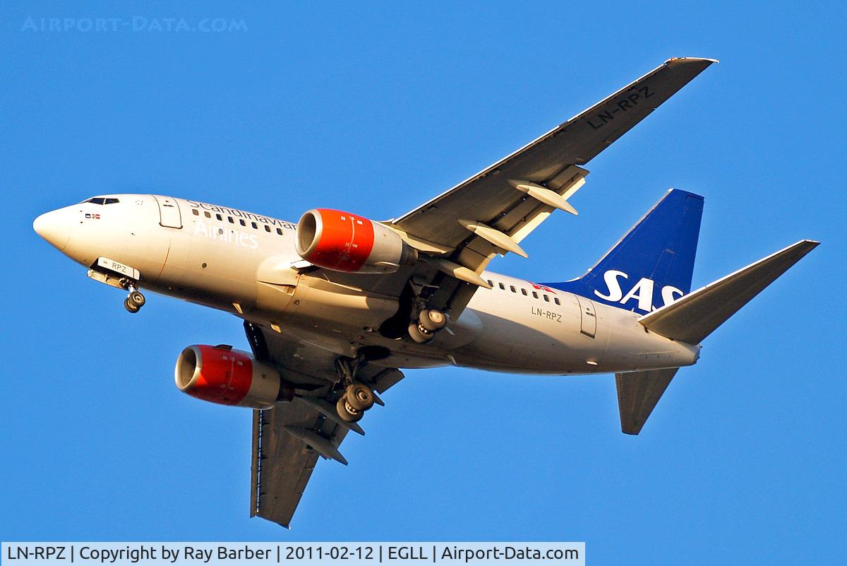 LN-RPZ, 1998 Boeing 737-683 C/N 28293, Boeing 737-683 [28293] (SAS Scandinavian Airlines) Home~G 12/02/2011. On approach 27R.