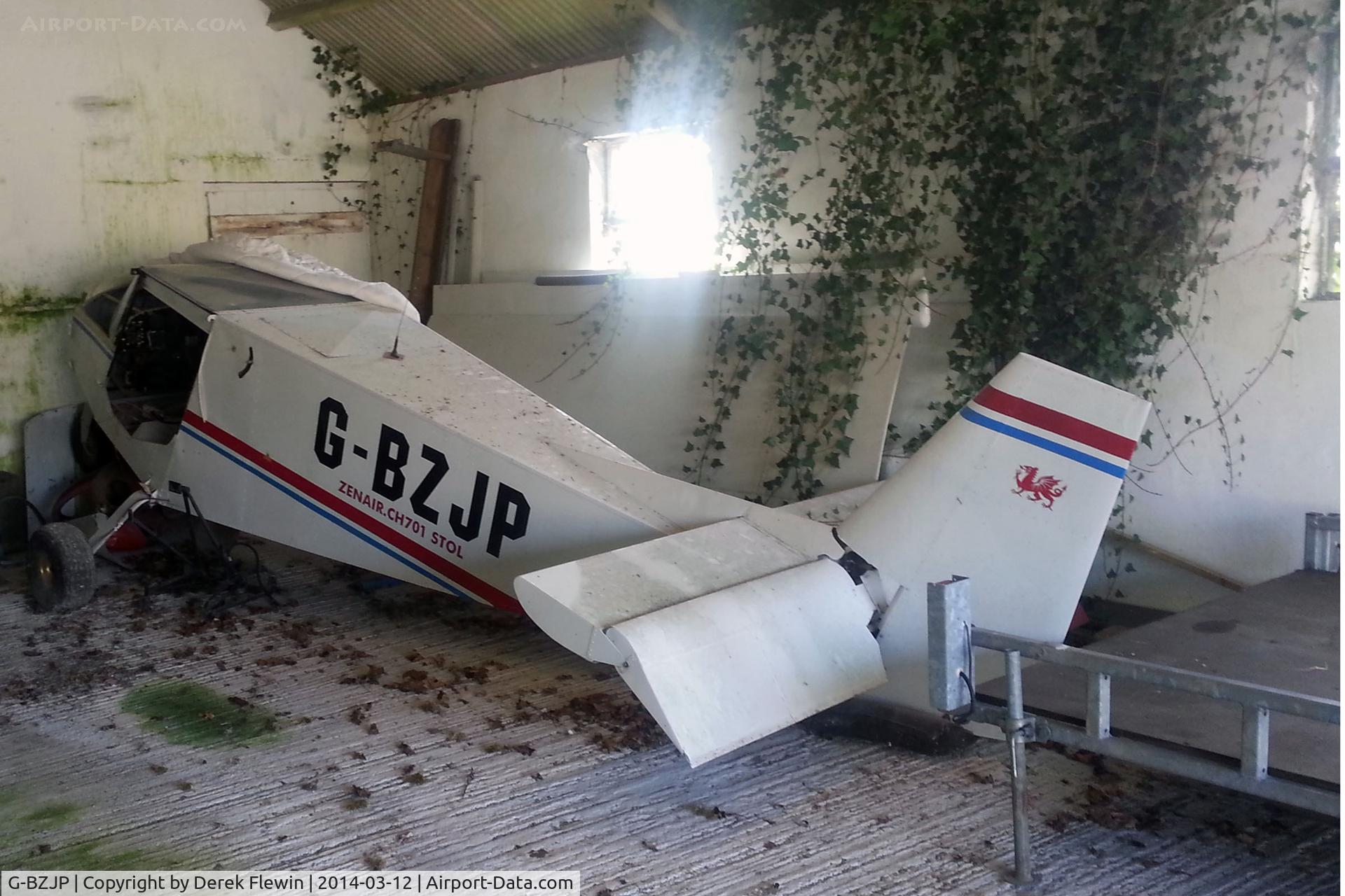 G-BZJP, 2001 Zenair STOL CH-701 UL C/N PFA 187-13579, Zenair, seen at a Private farm strip in west Wales, awaiting a complete rebuild.
