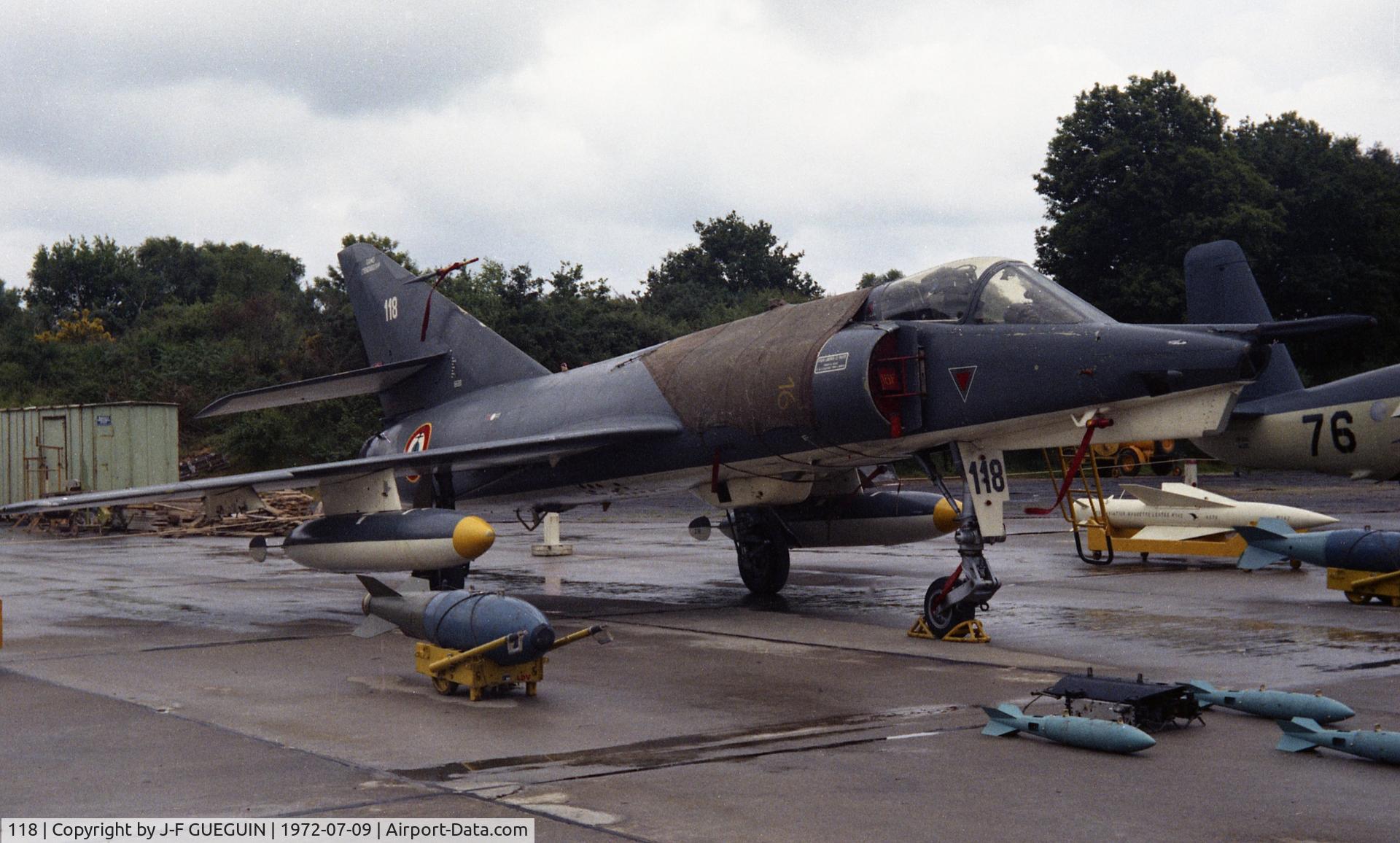 118, Dassault Etendard IV.P C/N 118, Open day at Lann-Bihouée French Navy airbase on 1972-07-09; aircraft of flottille 16F.
