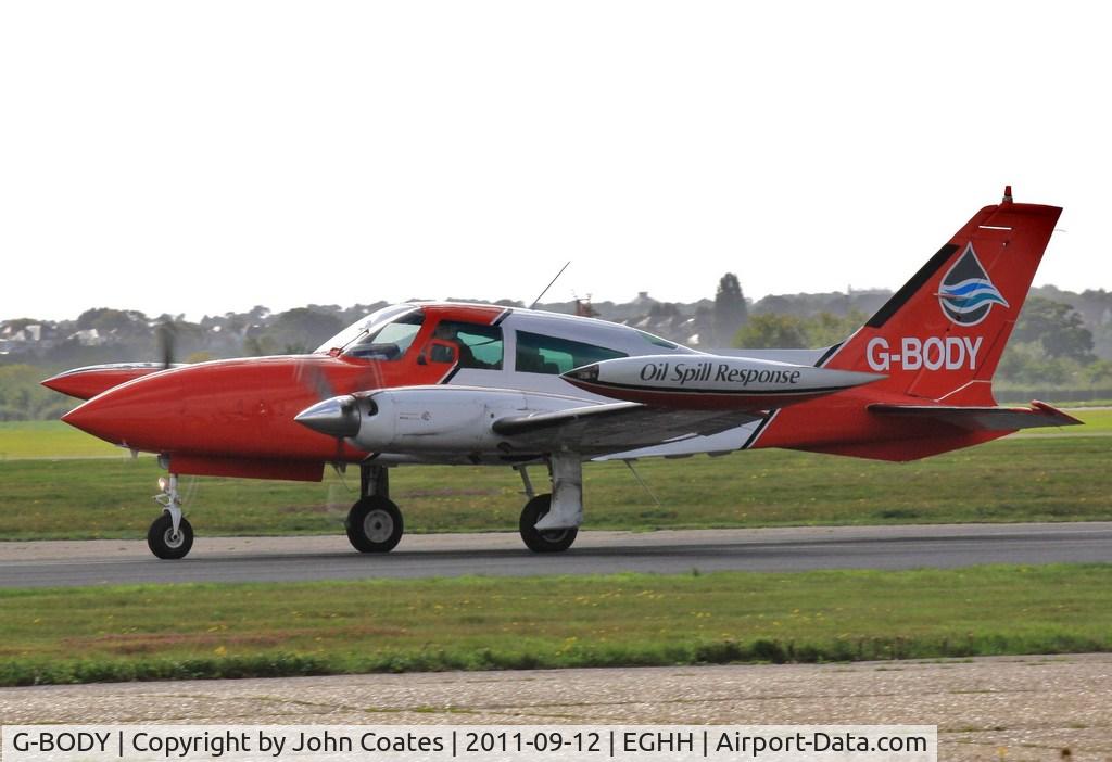 G-BODY, 1979 Cessna 310R C/N 310R-1503, Taxiing