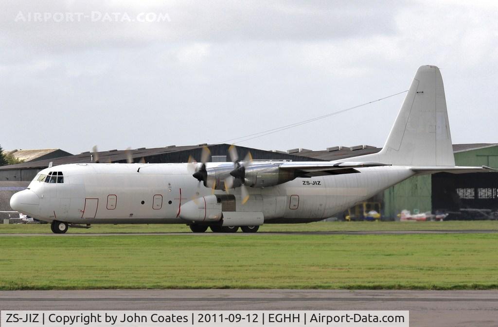 ZS-JIZ, 1976 Lockheed L-100-30 Hercules (L-382G) C/N 382-4695, Taxiing