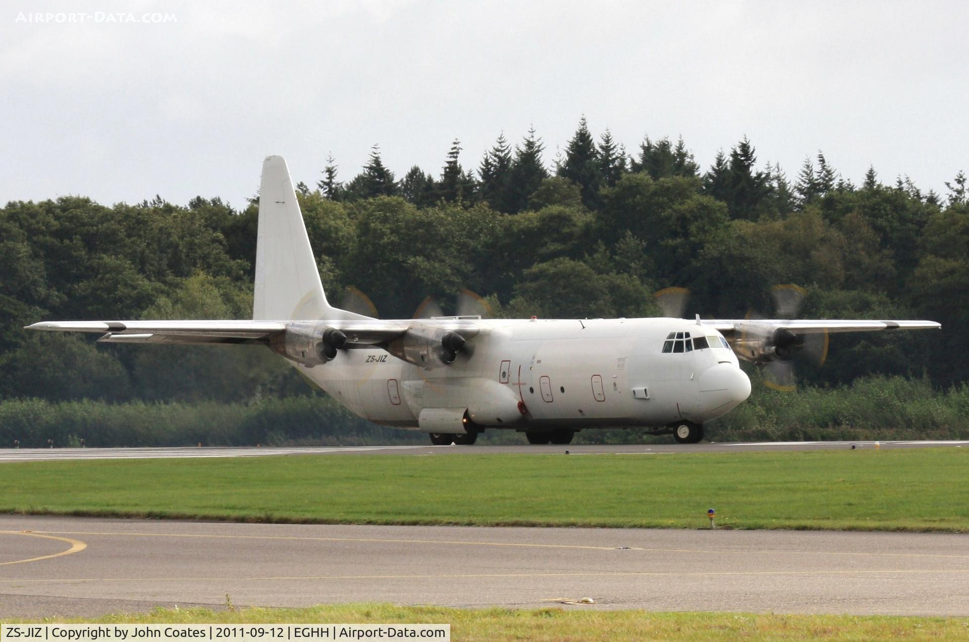 ZS-JIZ, 1976 Lockheed L-100-30 Hercules (L-382G) C/N 382-4695, Lining up 26