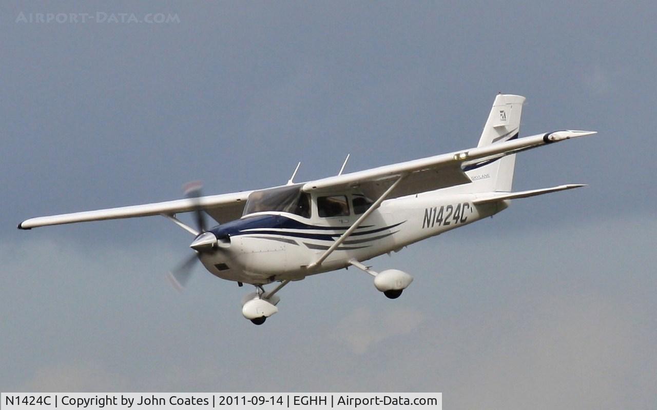 N1424C, 2005 Cessna 182T Skylane C/N 18281610, Finals to 26