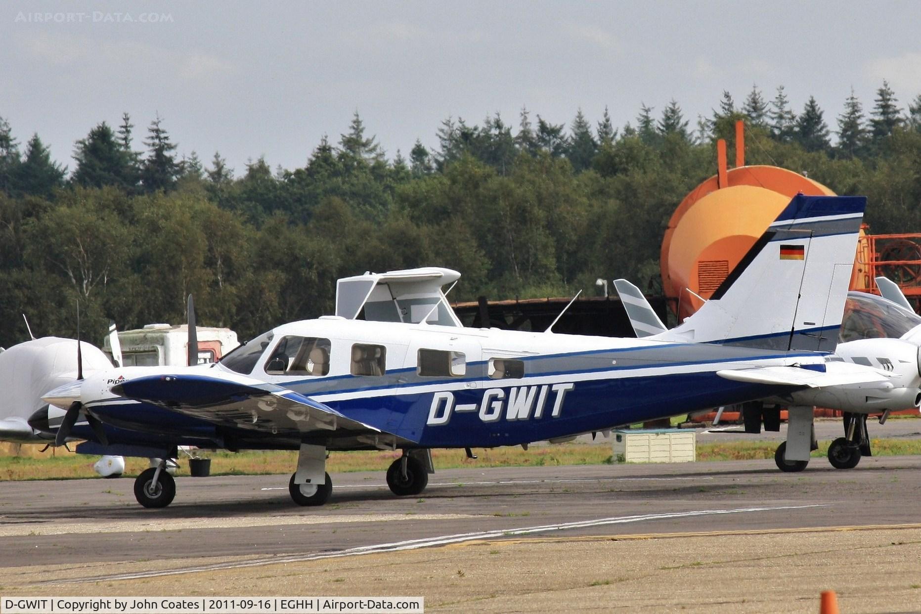 D-GWIT, Piper PA-34-220T Seneca III C/N 3449132, At BHL