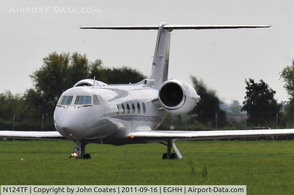 N124TF, Gulfstream Aerospace G-IV C/N 1004, Exiting 26