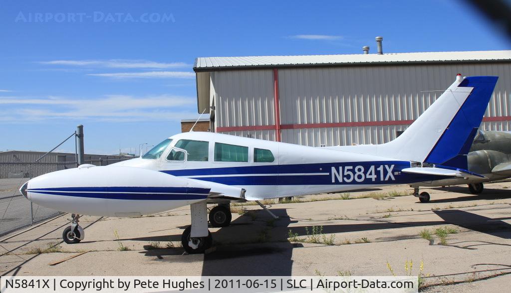 N5841X, 1961 Cessna 310F C/N 310-0141, N5841X Cessna 310 at Salt Lake City