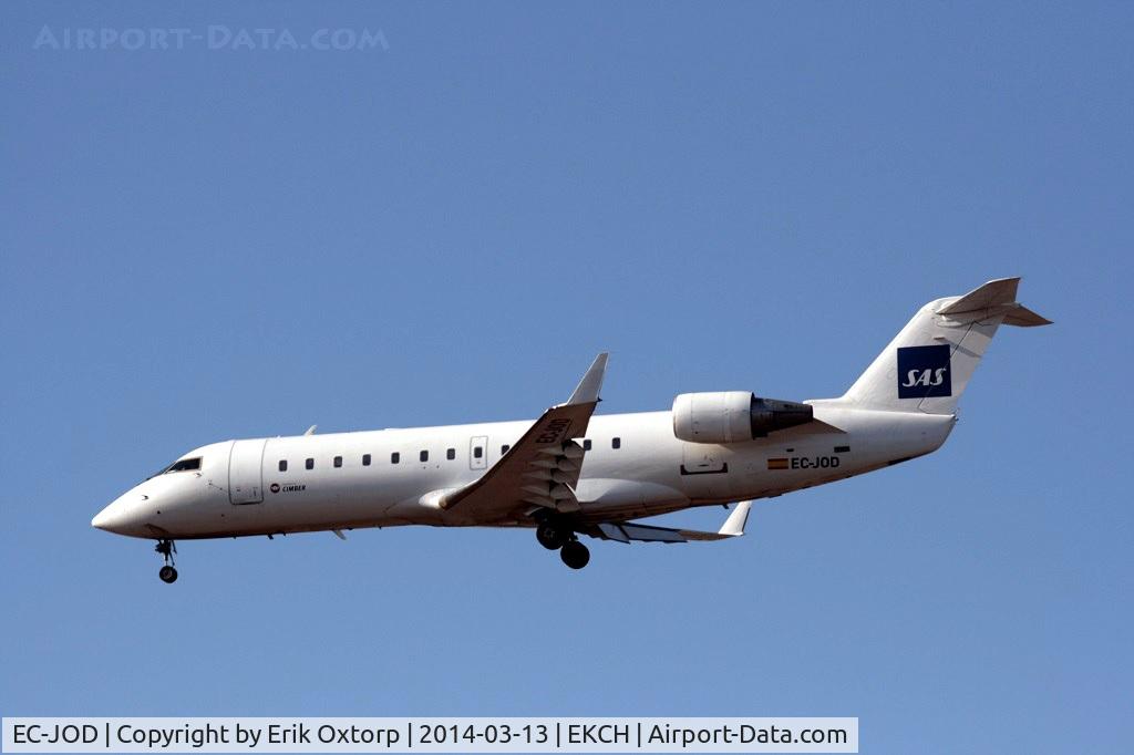EC-JOD, 2006 Bombardier CRJ-200ER (CL-600-2B19) C/N 8061, EC-JOD landing on rw 22L