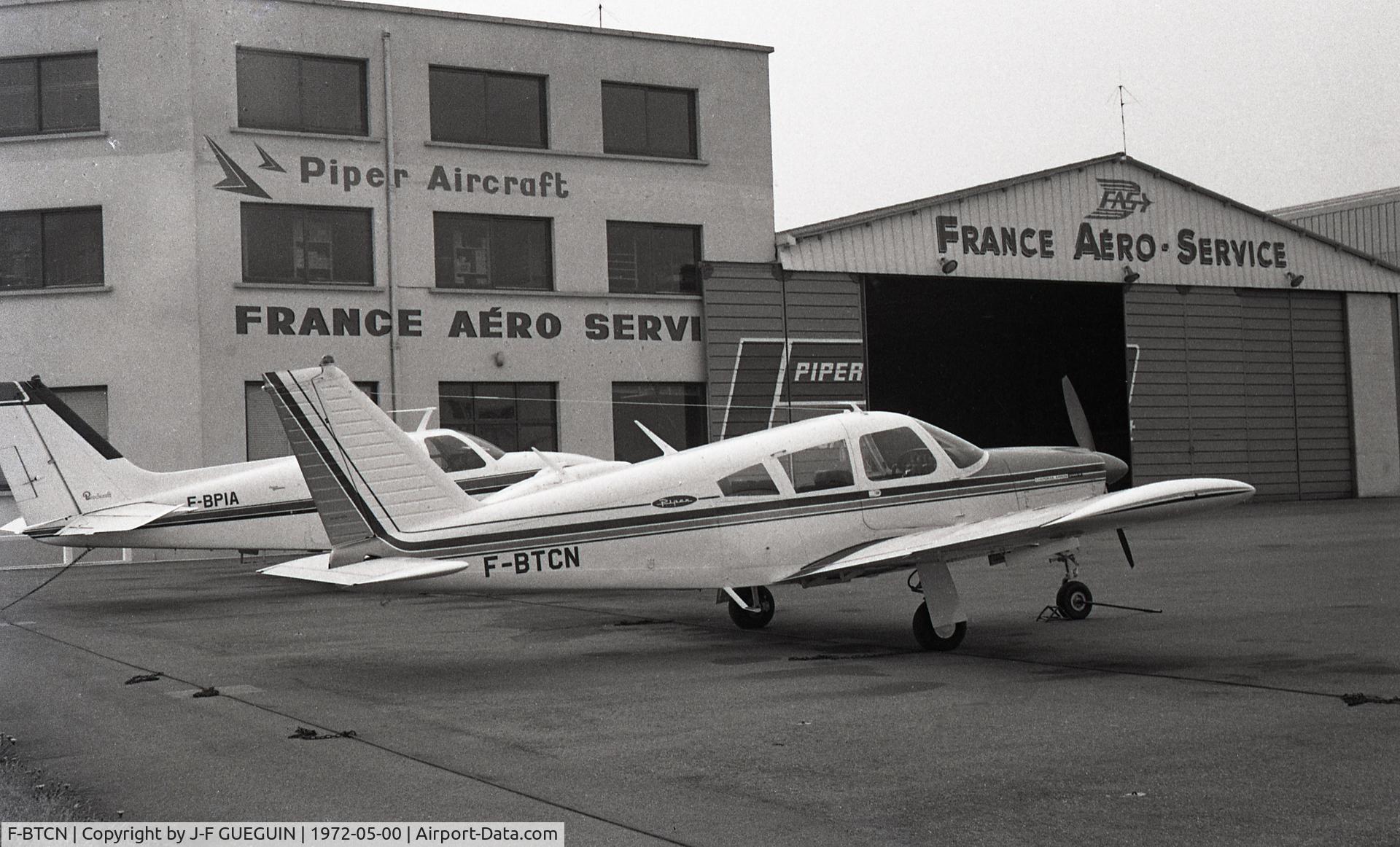 F-BTCN, Piper PA-28R-200 Cherokee Arrow C/N 28R-7135182, Parked at Paris/Toussus-le-Noble airport.