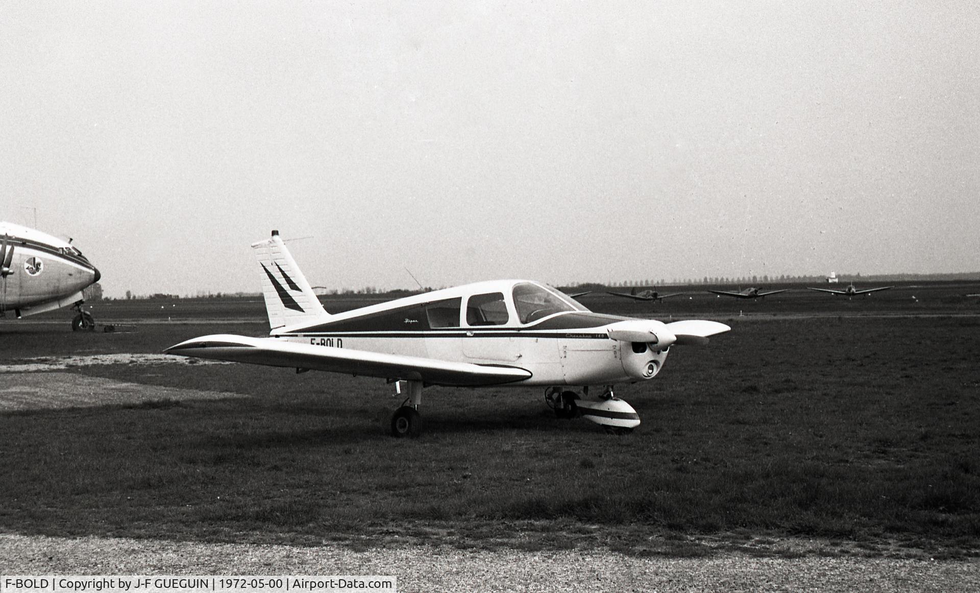 F-BOLD, Piper PA-28-140 Cherokee C/N 28-22737, Parked at Paris/Toussus-le-Noble airport.